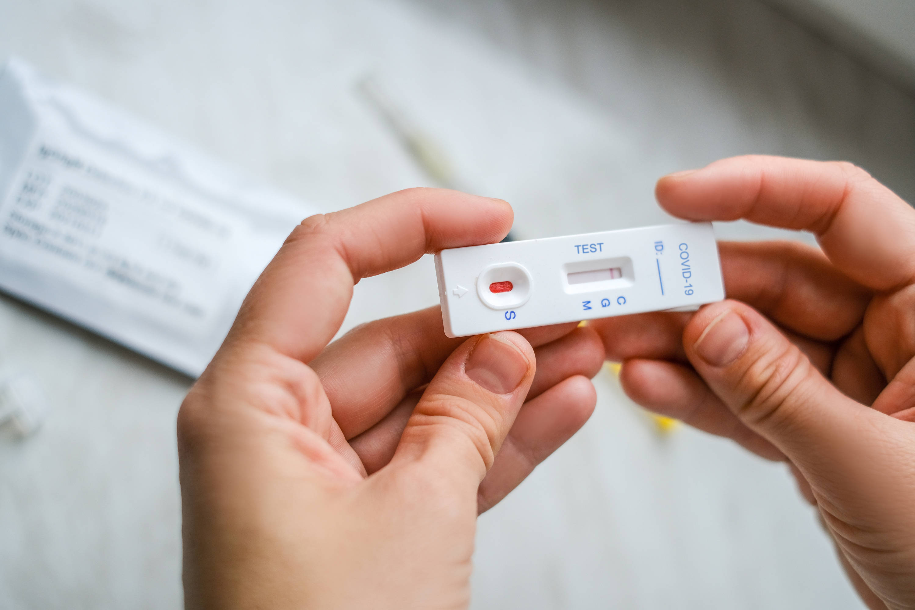COVID-19 test kit, positive result, red line, 2K Desktop Wallpaper