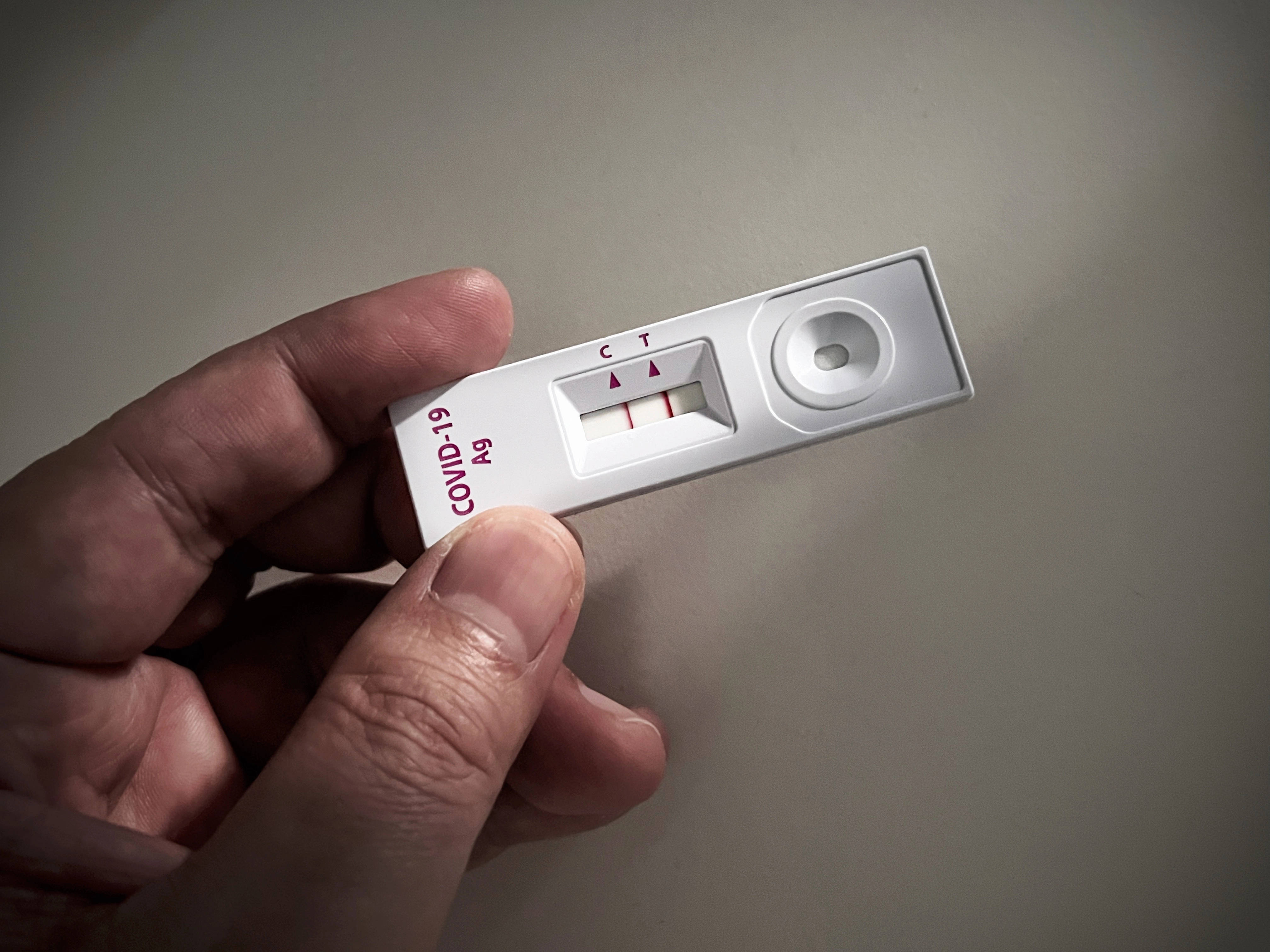 COVID-19 antigen test, two red lines, positive result, 4K Desktop Wallpaper