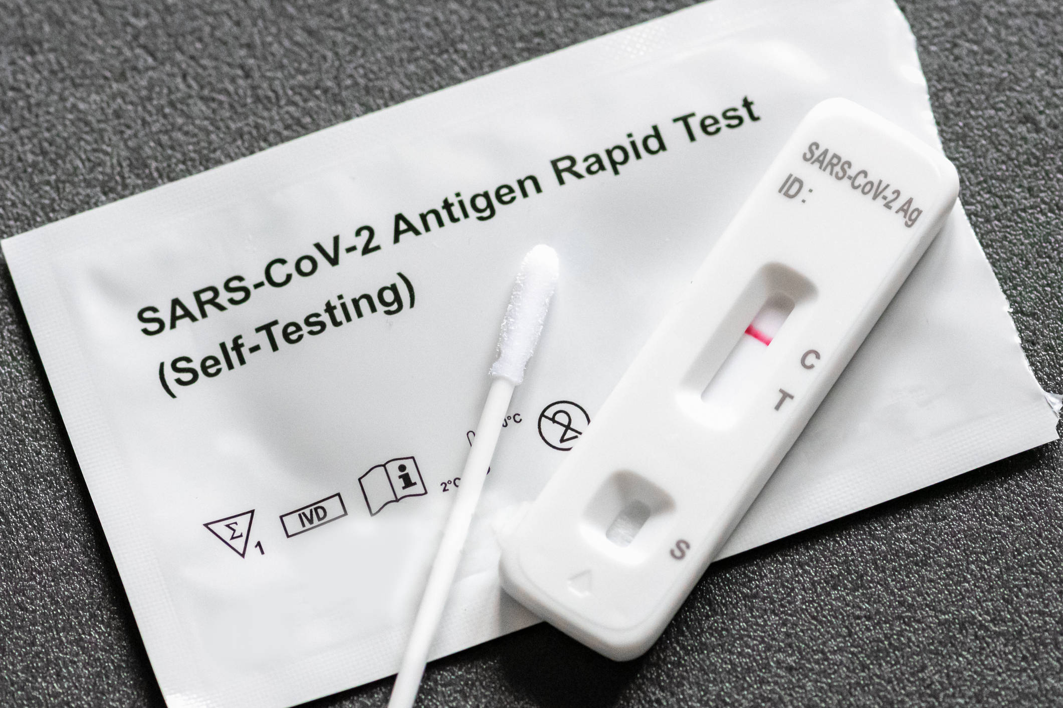 SARS-CoV-2 antigen rapid test kit, cotton swab, positive, Full HD Desktop Wallpaper