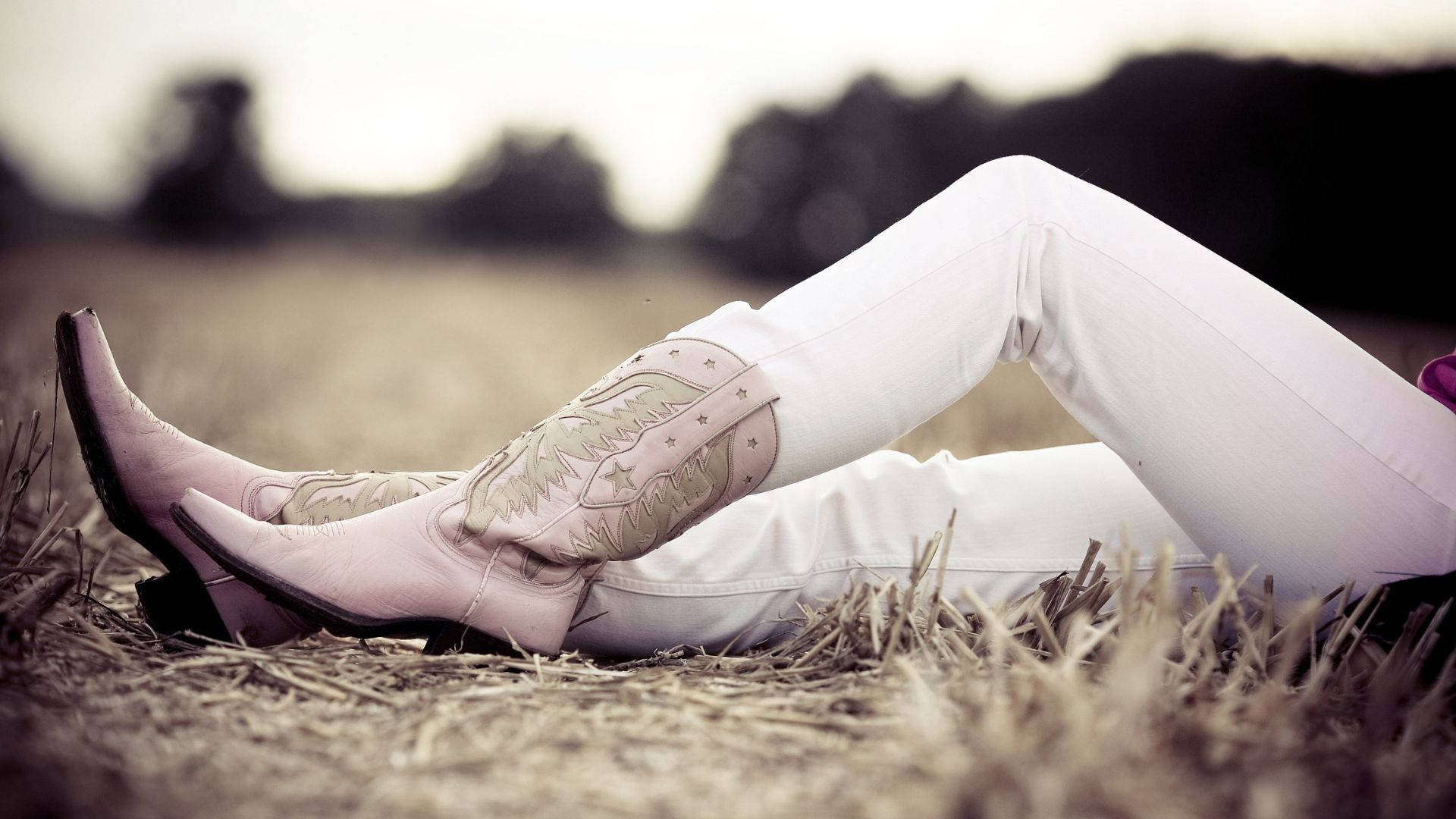 cowgirl, white cowboy boots, jeans, Full HD Desktop Wallpaper