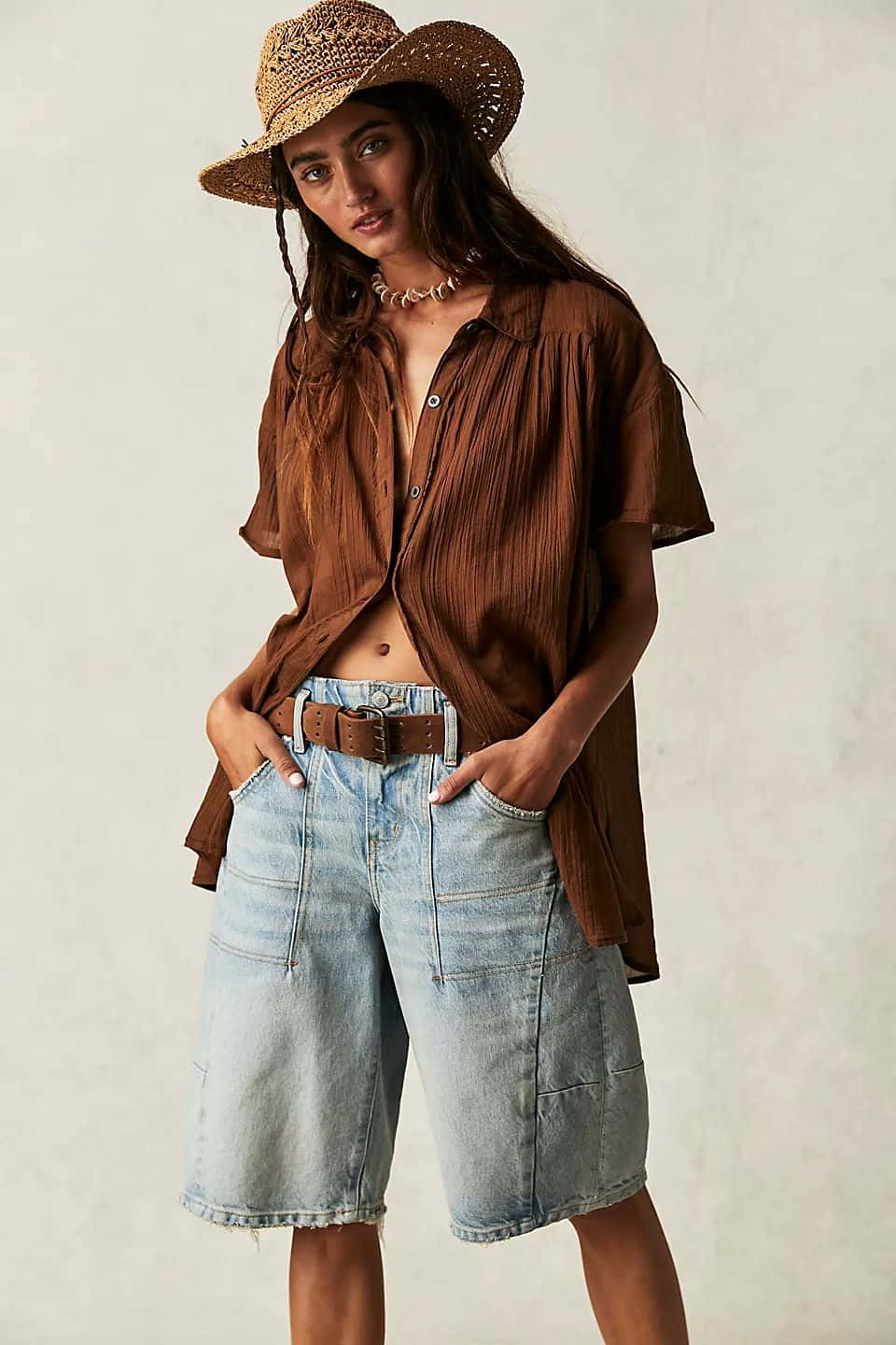 Coastal Cowgirl, straw cowboy hat, brown pleated shirt, HD Phone Wallpaper