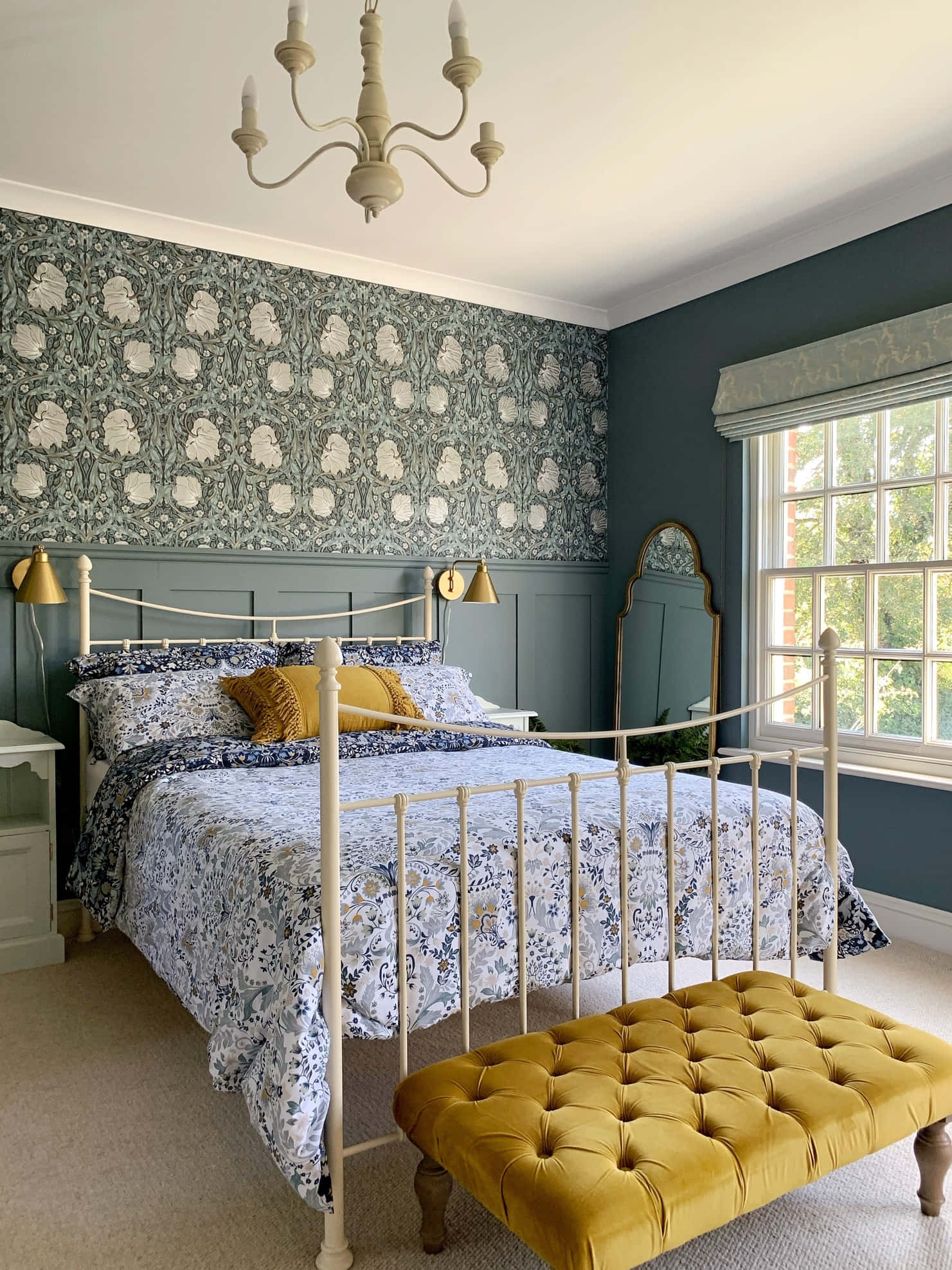 cottage style bed frame, white iron bed, floral bedding, Full HD Phone Wallpaper