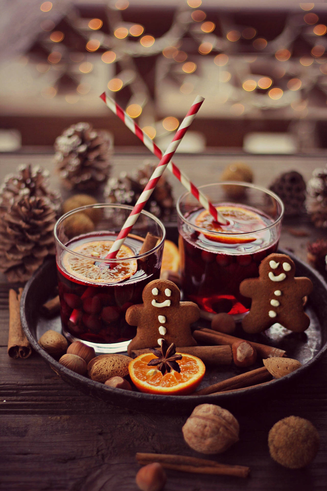 spiced mulled wine, striped straws, gingerbread men, HD Phone Wallpaper