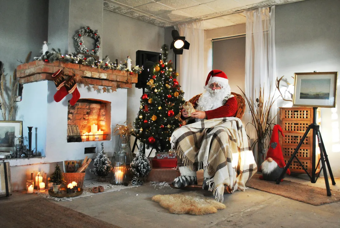 Cozy Christmas Fireplace