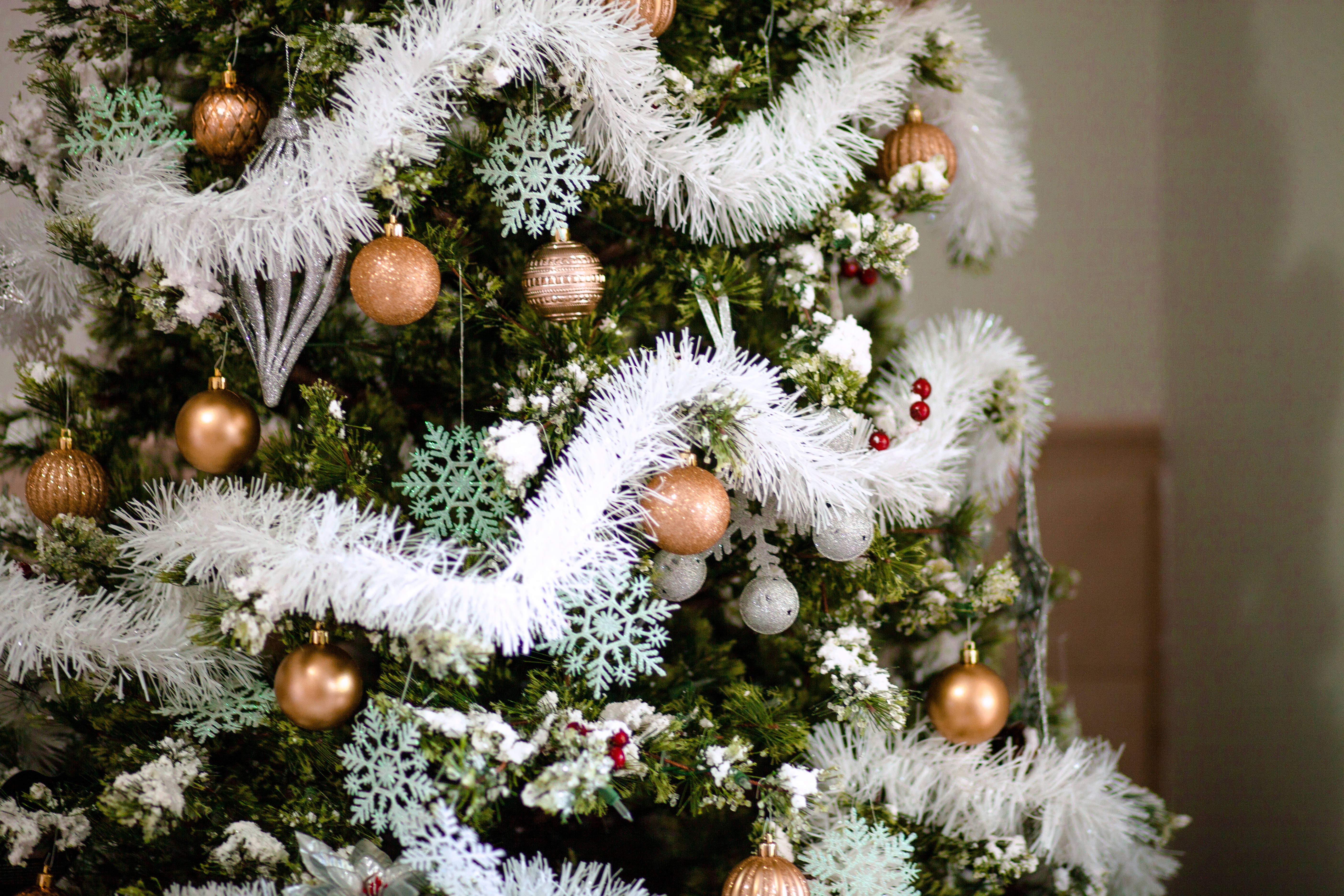 glowing Christmas tree, cozy living room, lush green Christmas tree, 5K Desktop Wallpaper