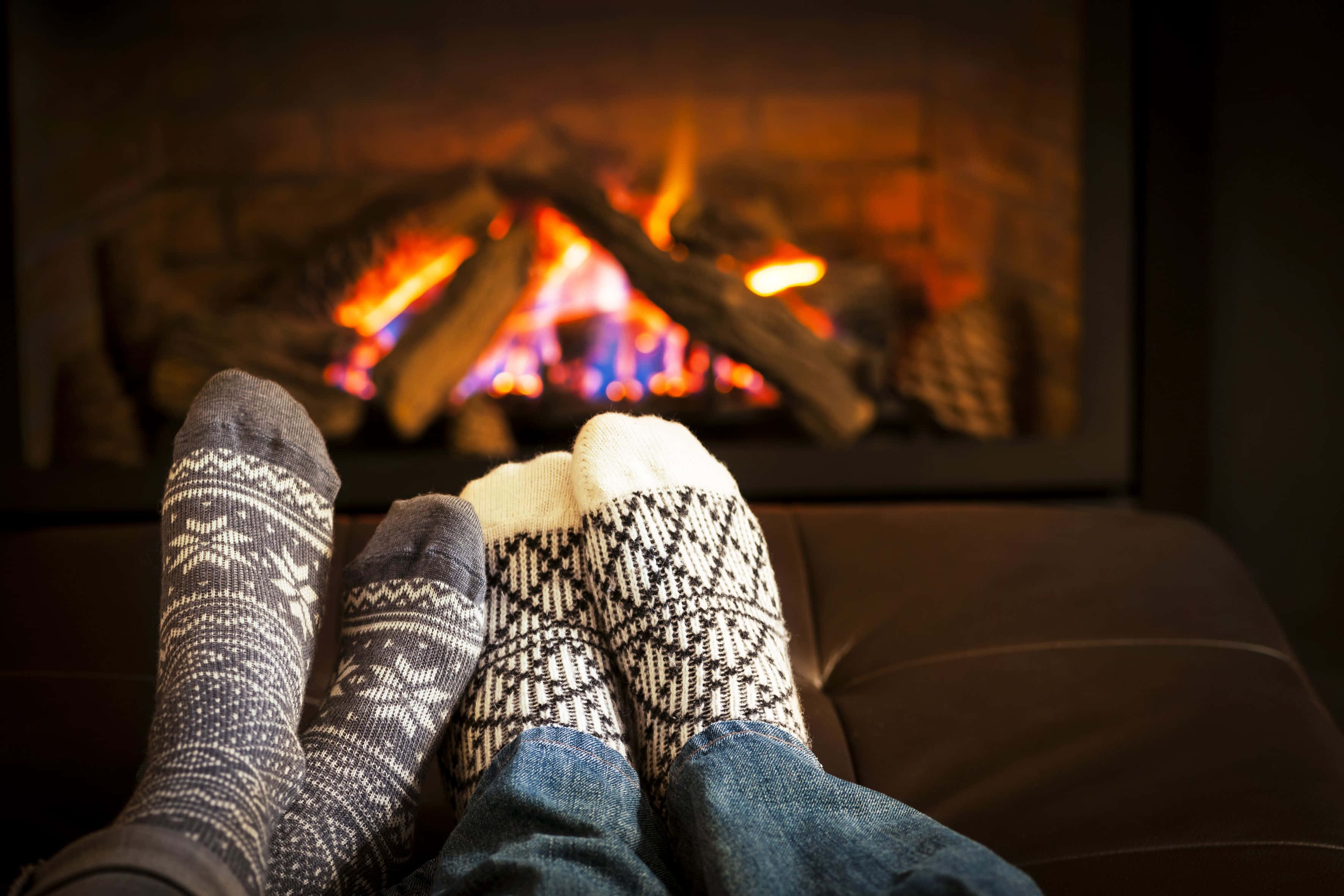 fireplace, crackling fireplace, socks, 2K Desktop Wallpaper