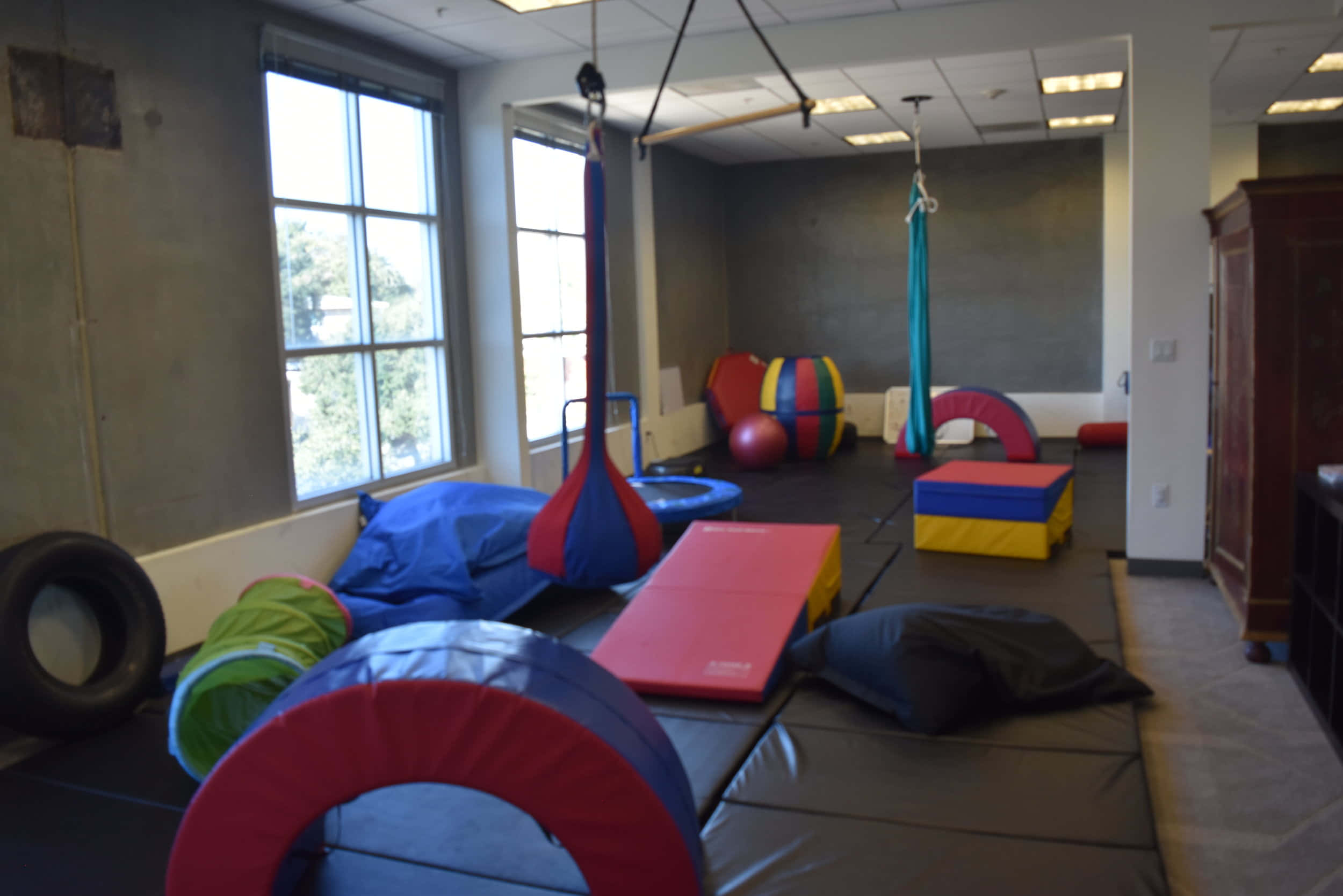 Serene Tranquil Desktop Layout, indoor playroom, colorful padded mats, Full HD Desktop Wallpaper