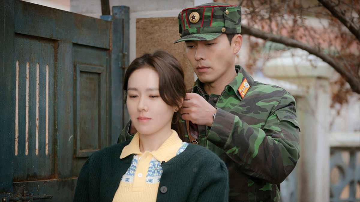 Crash landing on you, pony tail scene, camouflage, SD Desktop Wallpaper