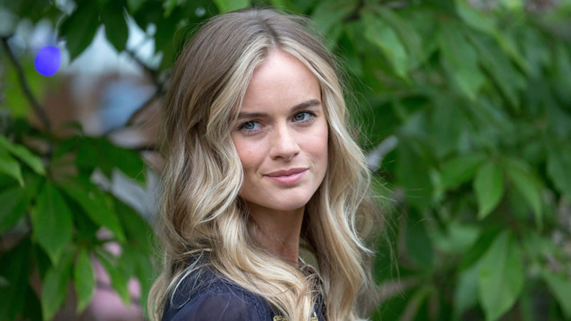 Cressida Bonas, glowing, chic event attire, Full HD Desktop Wallpaper