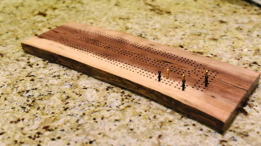 DIY Small Cribbage Board, rustic wooden cribbage board, black and gold pegs, SD Desktop Wallpaper