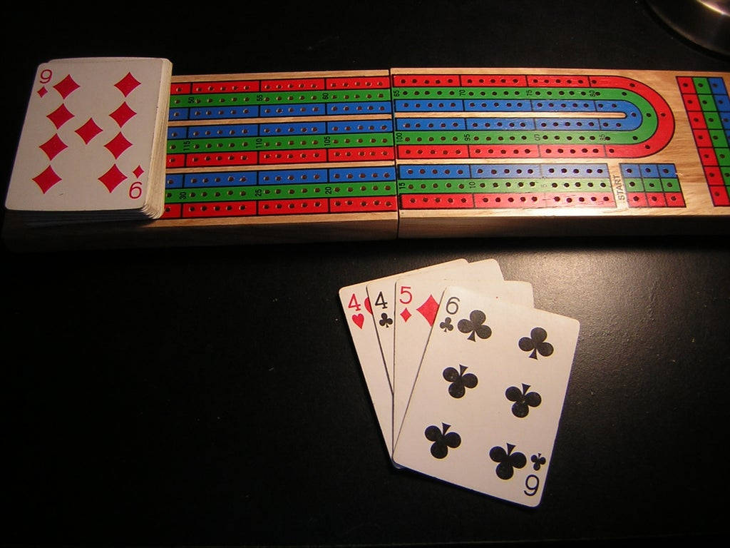 cribbage board, red green and blue tracks, red diamond cards, SD Desktop Wallpaper
