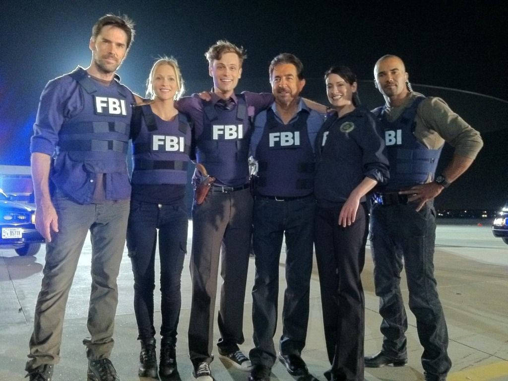 Criminal Minds, FBI agents, blue tactical vests, SD Desktop Wallpaper