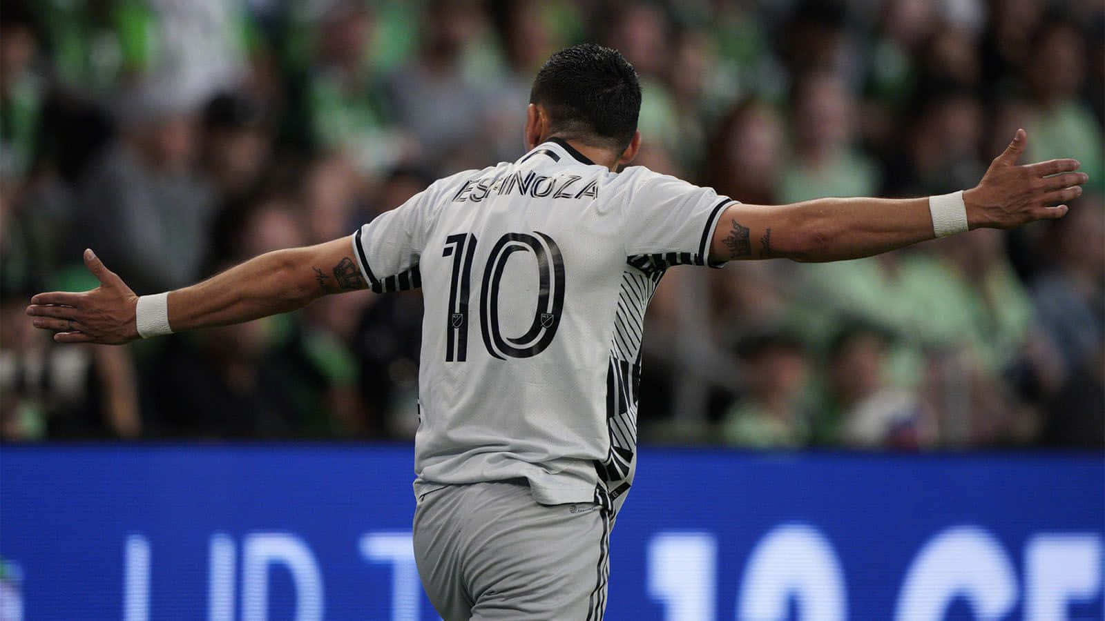 Cristian Espinoza, number 10 jersey, stadium field, HD Desktop Wallpaper
