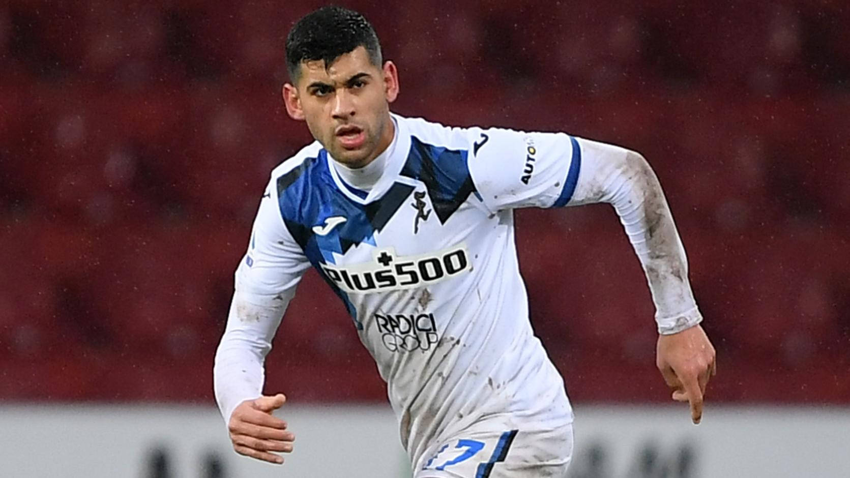 Cristian Romero, white long sleeve jersey, muddy white and blue jersey, HD Desktop Wallpaper