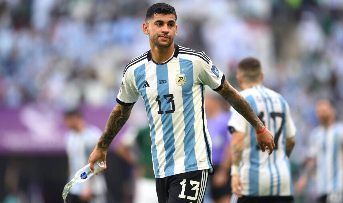 Cristian Romero, football jersey, number 13, SD Desktop Wallpaper
