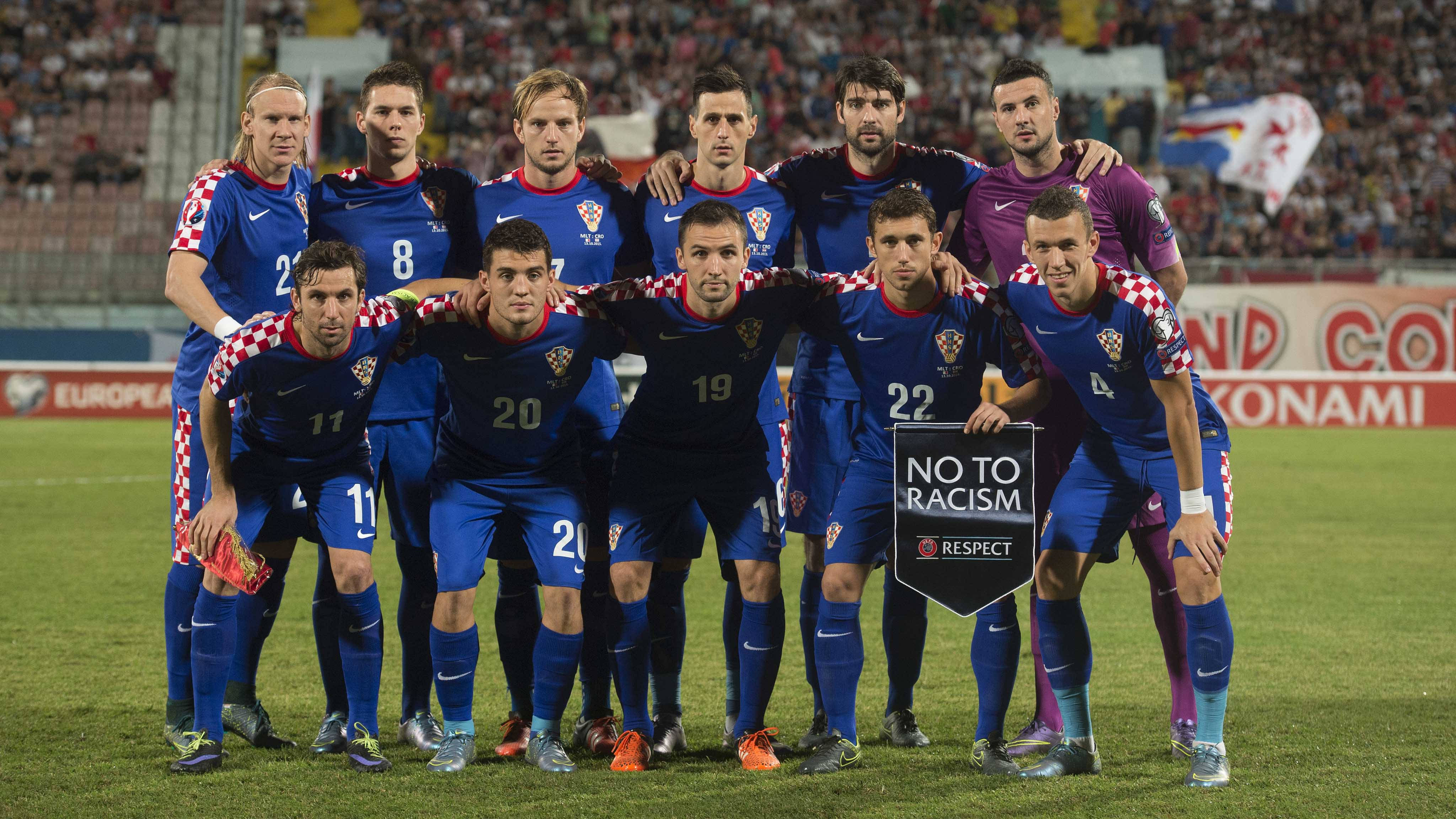Croatia National Football Team, blue jerseys, red and white checkered sleeves, 4K Desktop Wallpaper