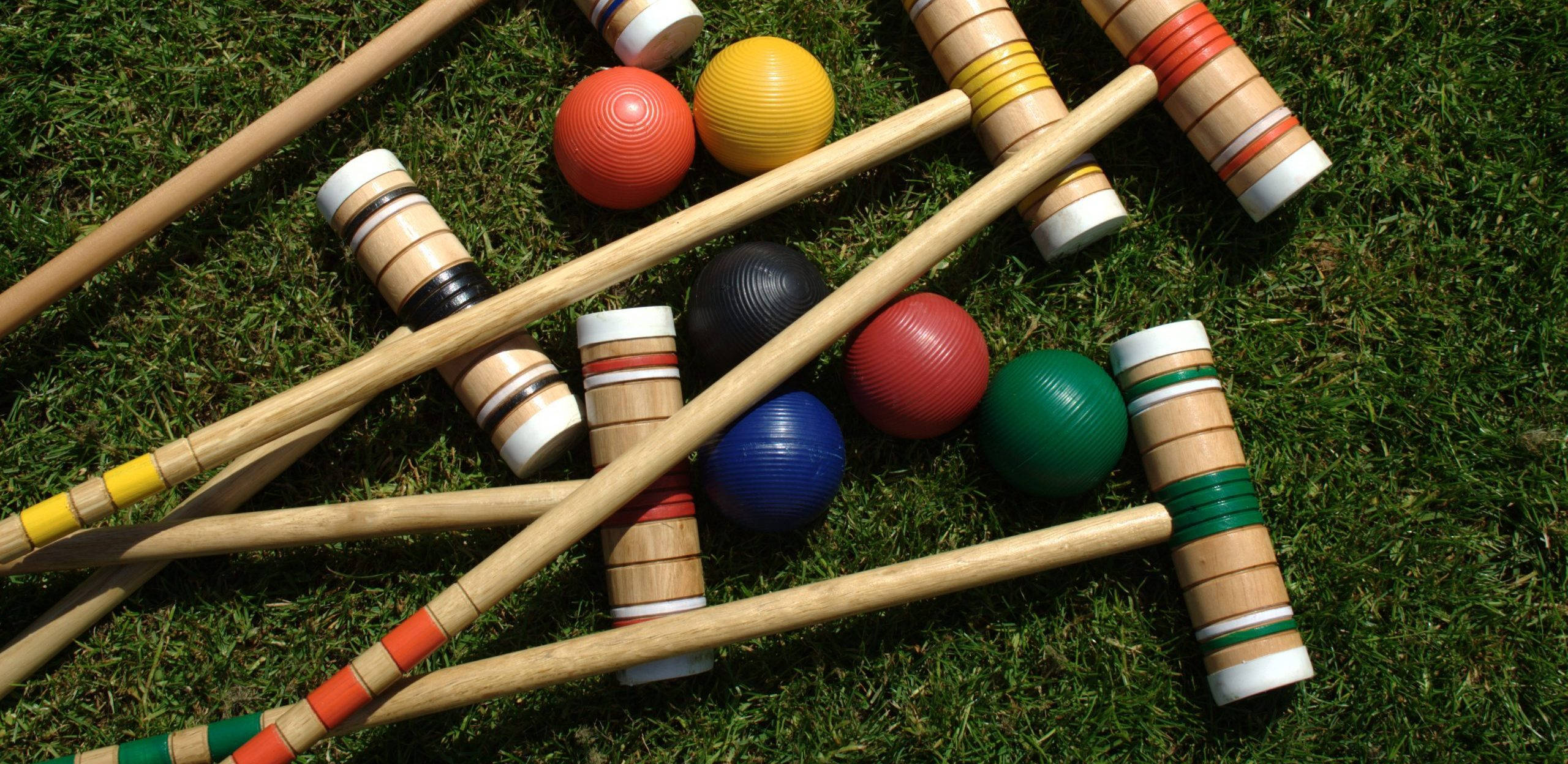croquet, colorful croquet mallets, croquet balls, 2K Desktop Wallpaper
