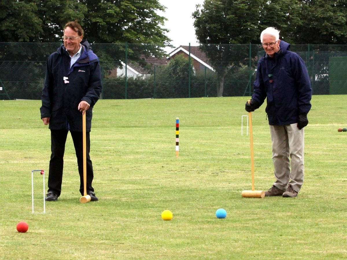 Croquet, grass lawn, jackets, SD Desktop Wallpaper