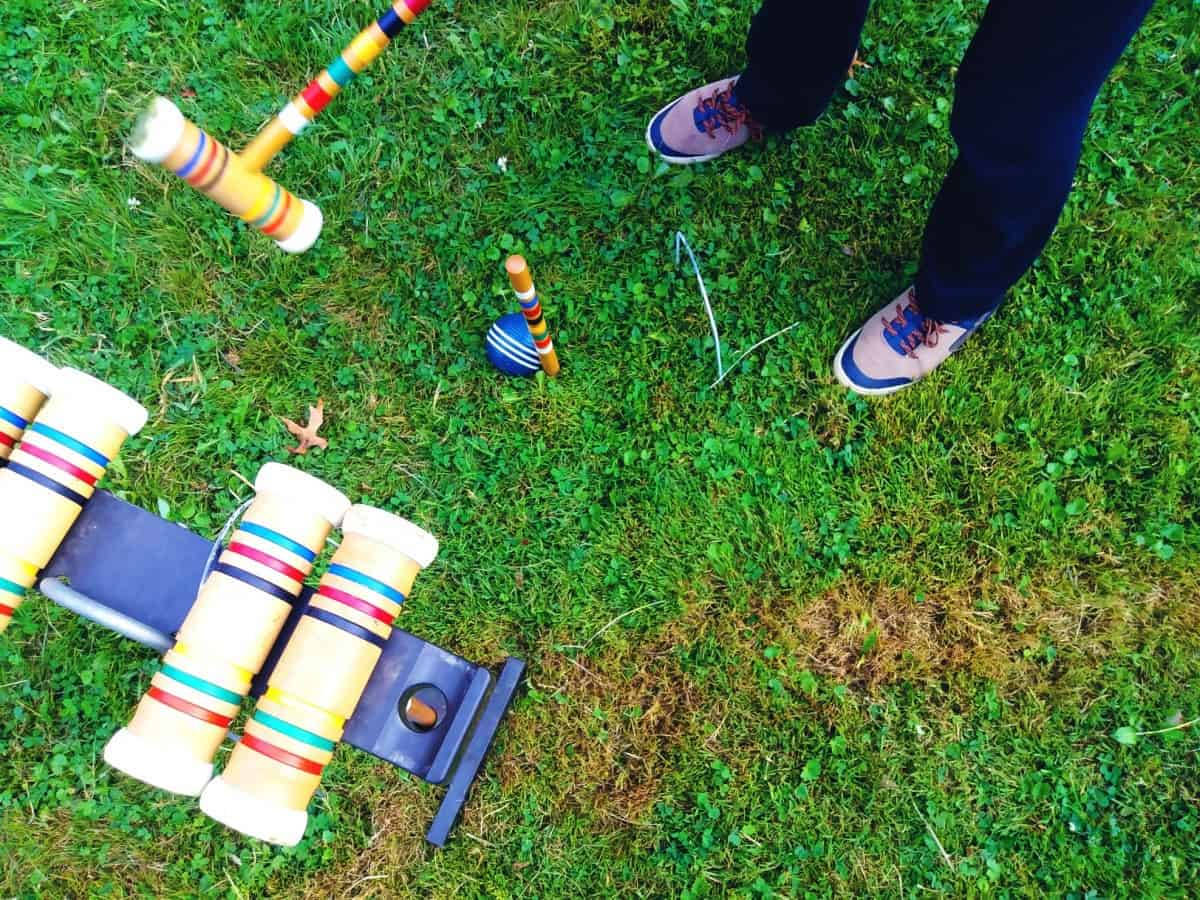croquet, colorful croquet equipment, vibrant green grass, SD Desktop Wallpaper