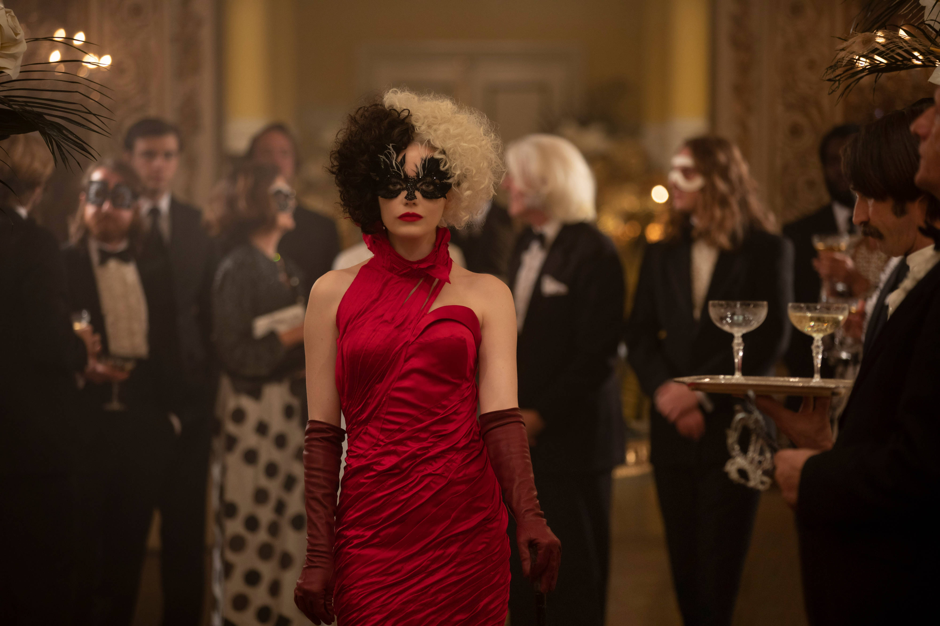 Cruella 2021, masquerade party, red dress, 4K Desktop Wallpaper