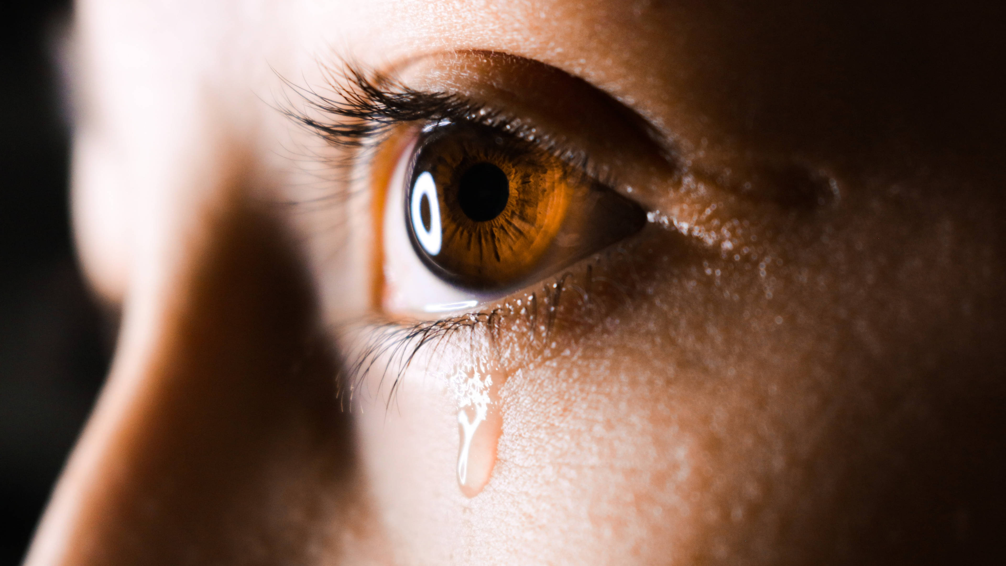 Crying Eyes Heart Broken 4K, human eye, tear rolling down the cheek, 4K Desktop Wallpaper