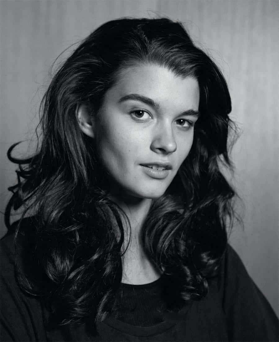 Crystal Renn, black and white portrait, long wavy hair, SD Phone Wallpaper