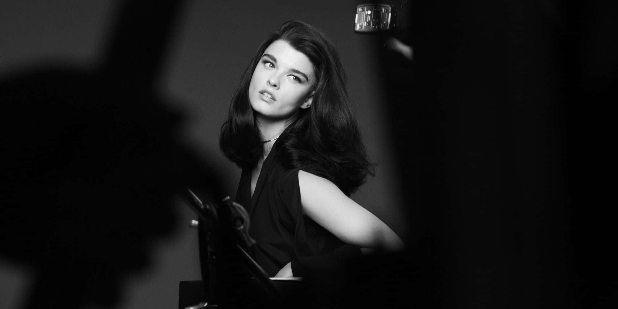 Crystal Renn, black and white portrait, dark hair, Full HD Desktop Wallpaper