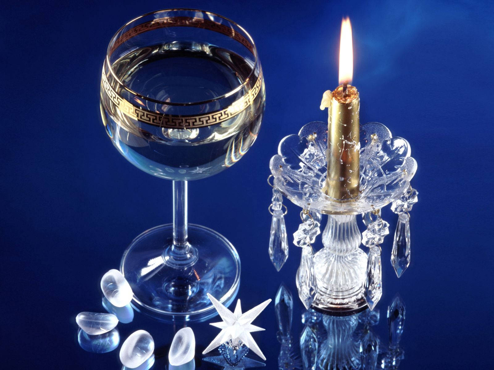 Christmas Crystal Glass Ornament, crystal wine glass, candle holder, HD Desktop Wallpaper