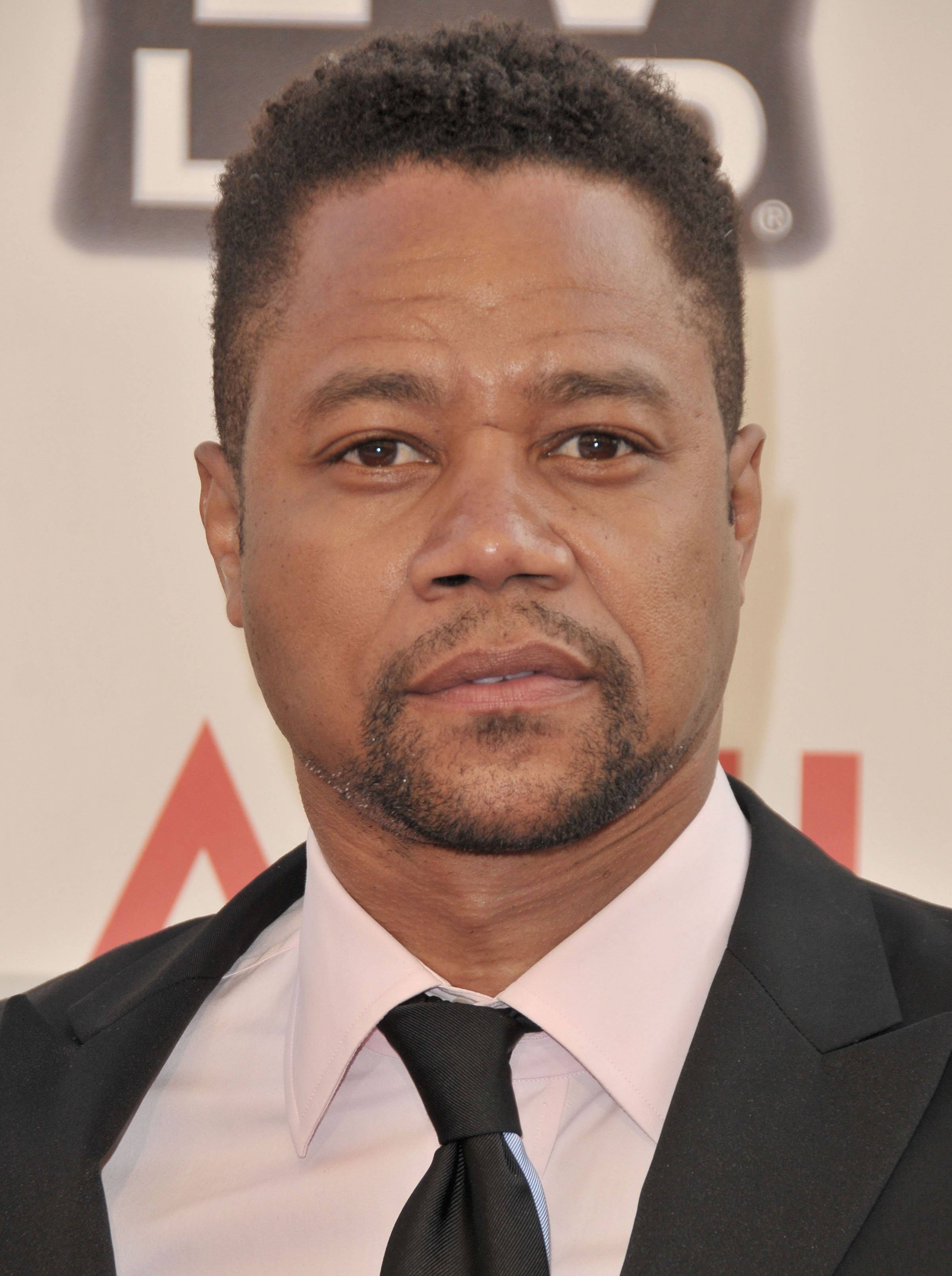 Cuba Gooding Jr, red carpet, black suit, 2K Phone Wallpaper