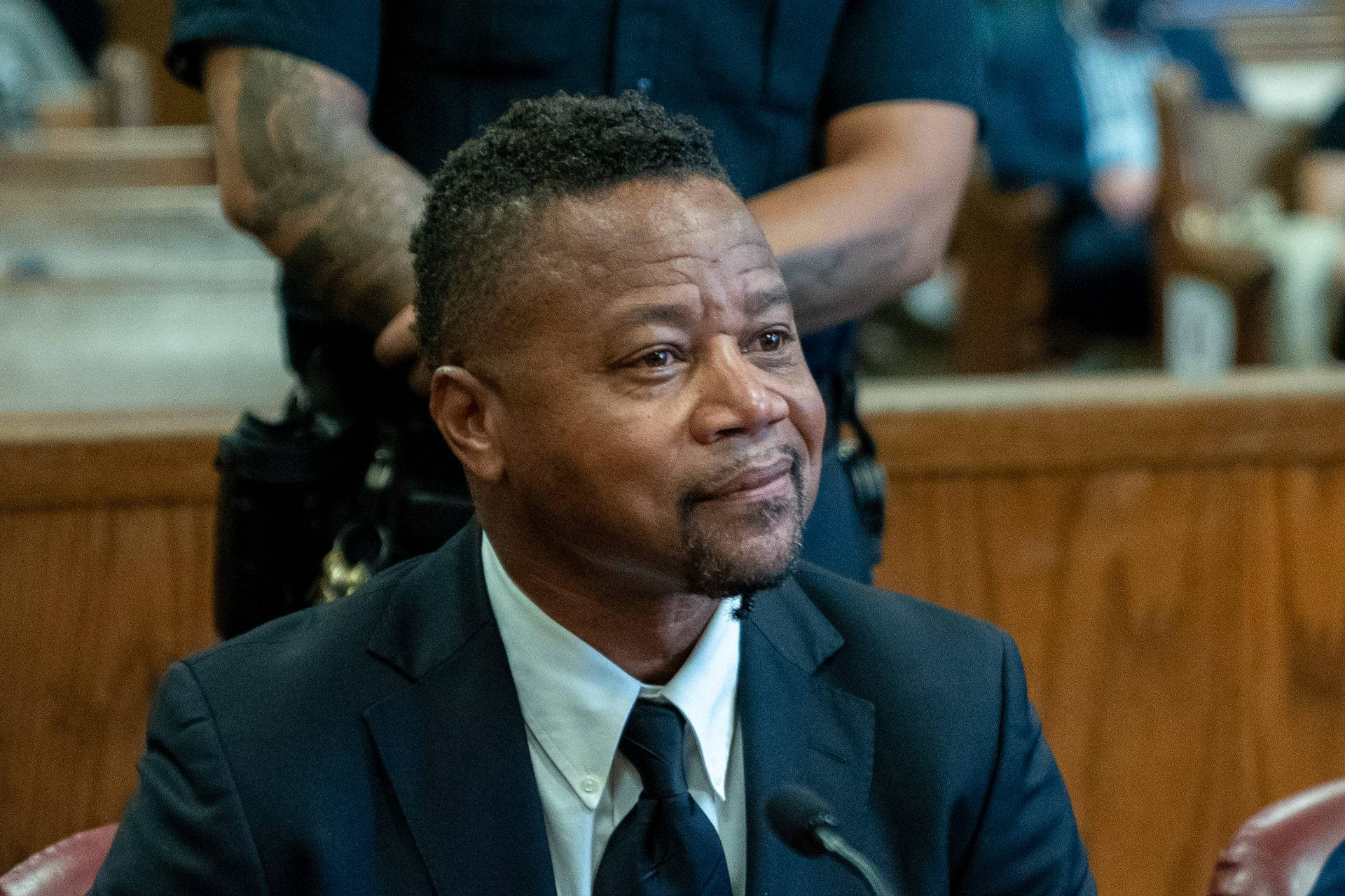 Cuba Gooding Jr, courtroom, dark suit, Full HD Desktop Wallpaper