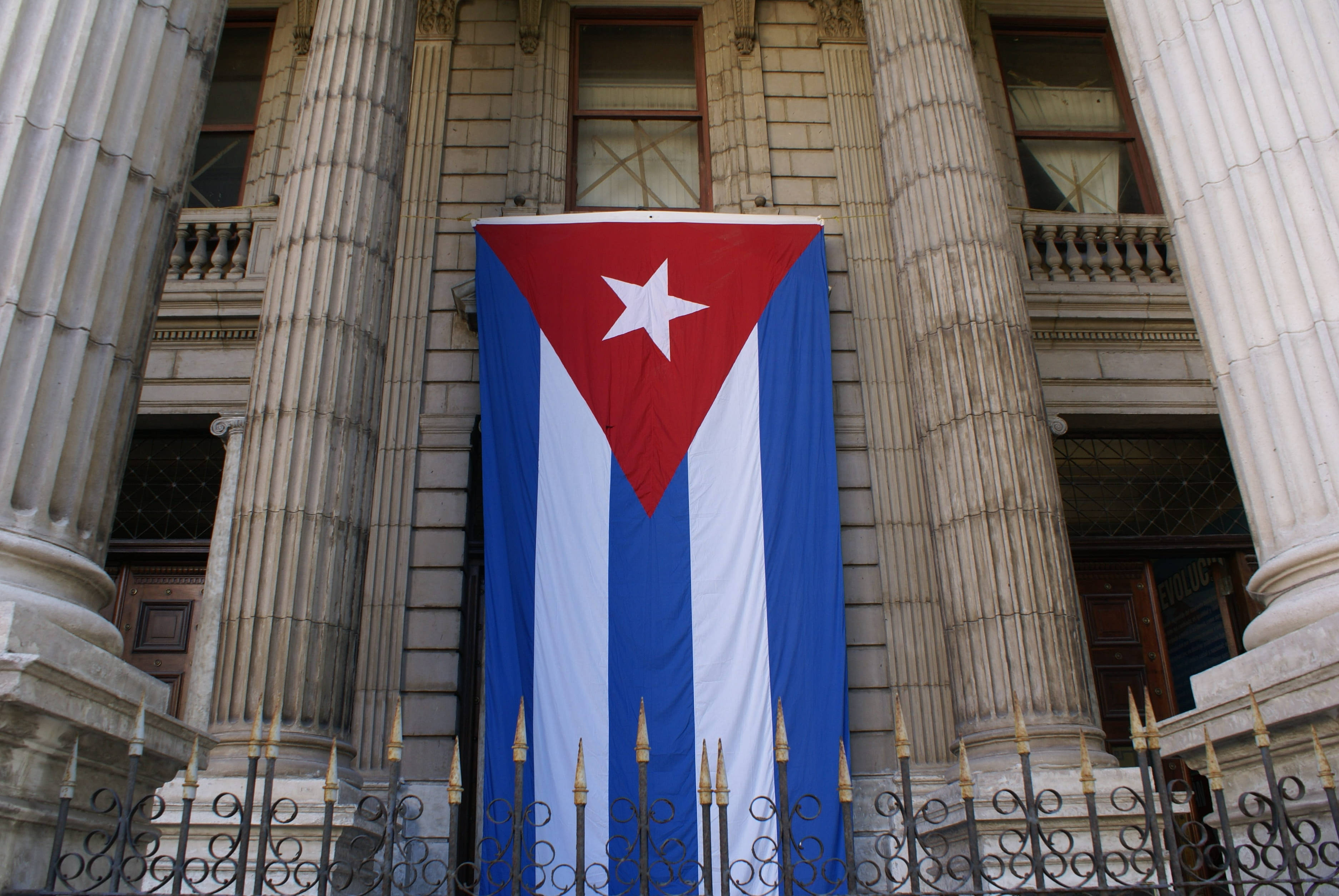 Cuban flag, mansion, neoclassical building, 2K Desktop Wallpaper