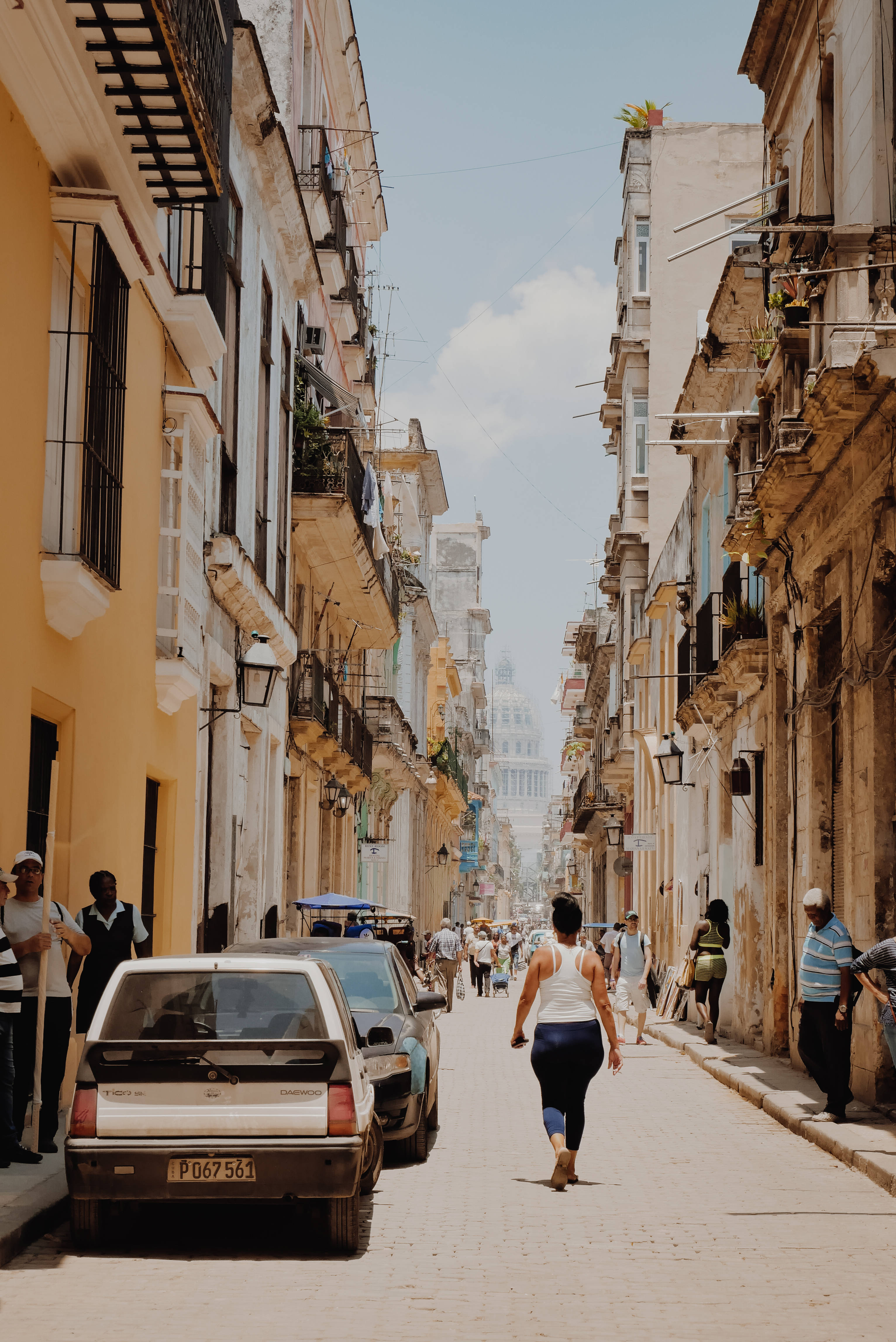 Cuban, white shirt, sunlit, 4K Phone Wallpaper