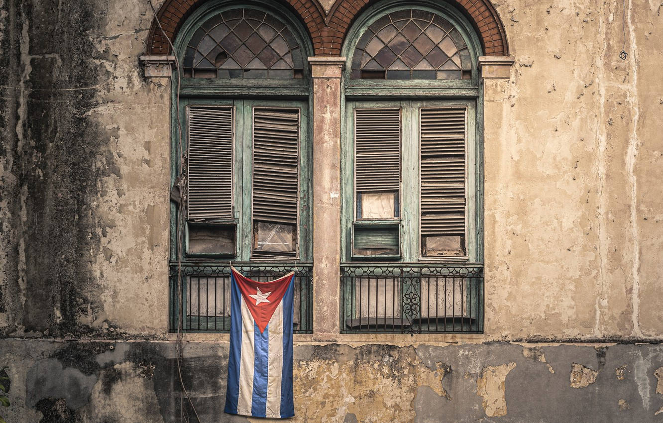 Cuban flag, arched windows, crumbling colonial building, HD Desktop Wallpaper