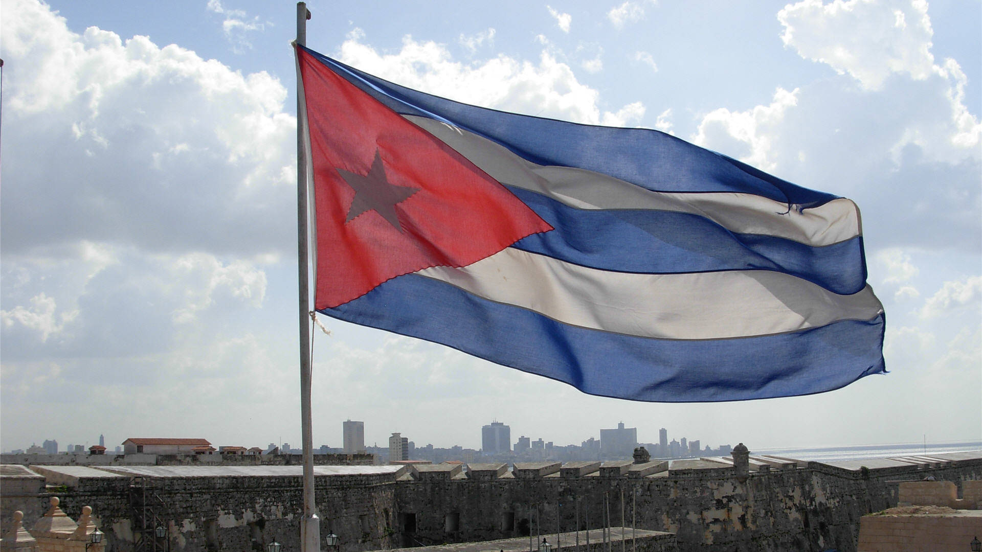 Cuban flag, historic stone fortress, city skyline, Full HD Desktop Wallpaper