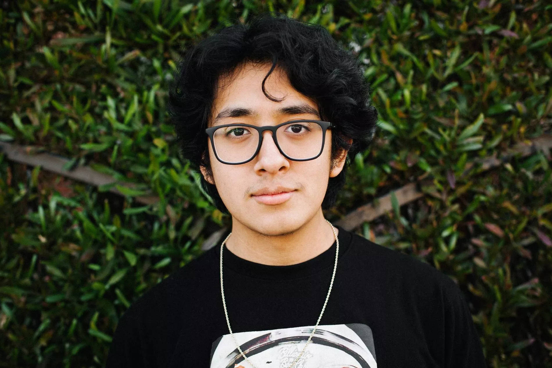 Cuco, curly black hair, glasses, HD Desktop Wallpaper