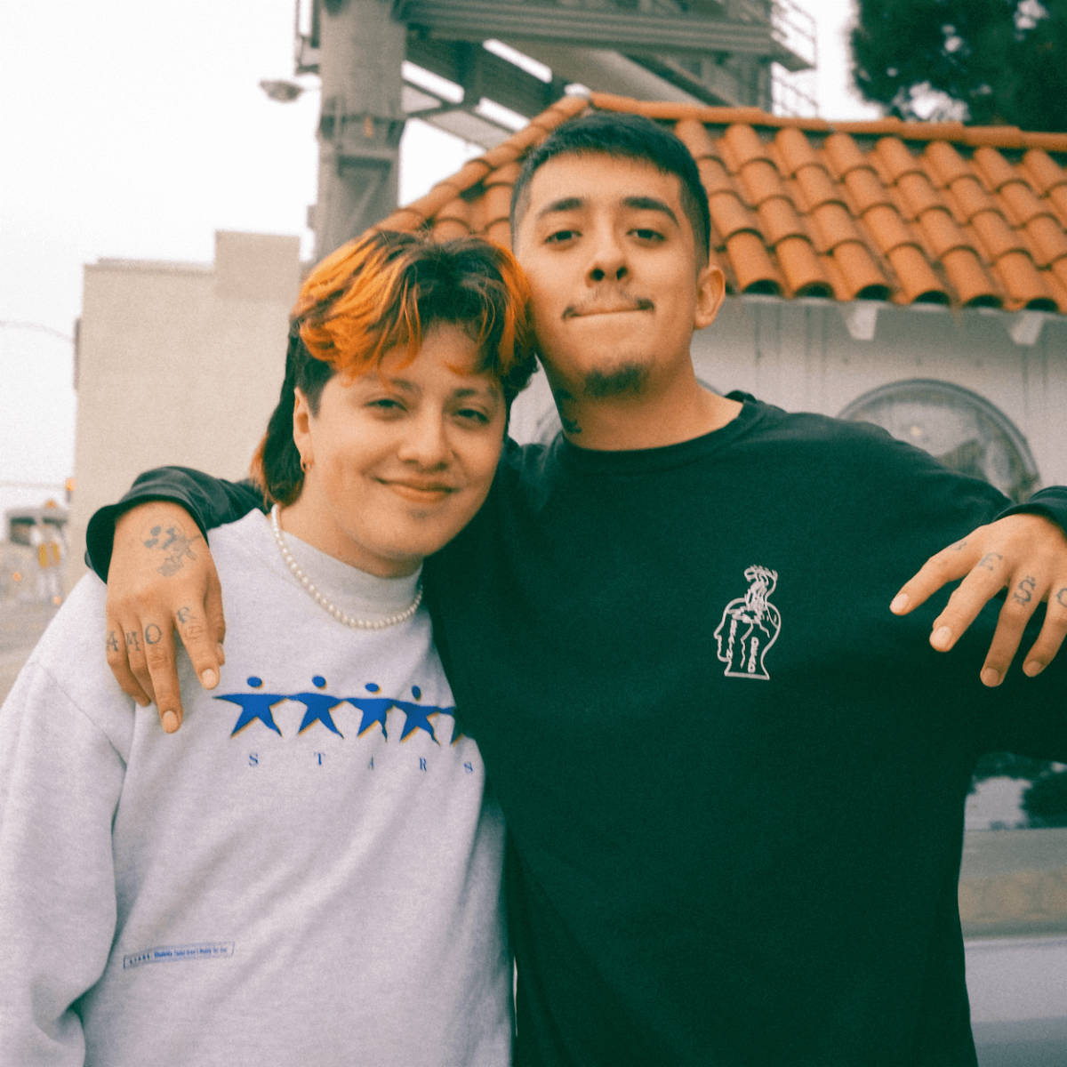 Cuco, R&B tunes, terraco roofed building, SD Desktop Wallpaper