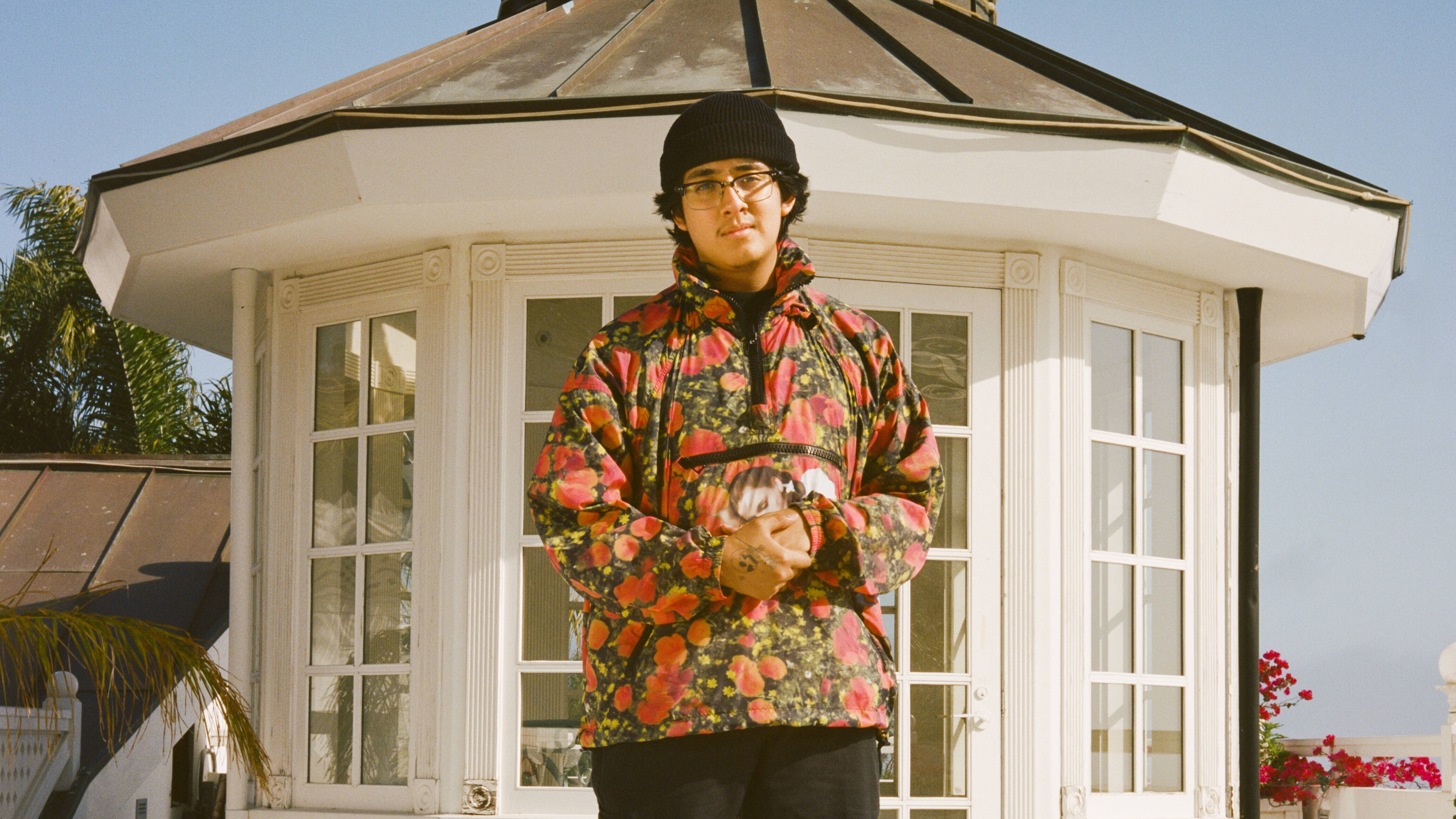 Cuco, floral jacket, beanie, 4K Desktop Wallpaper
