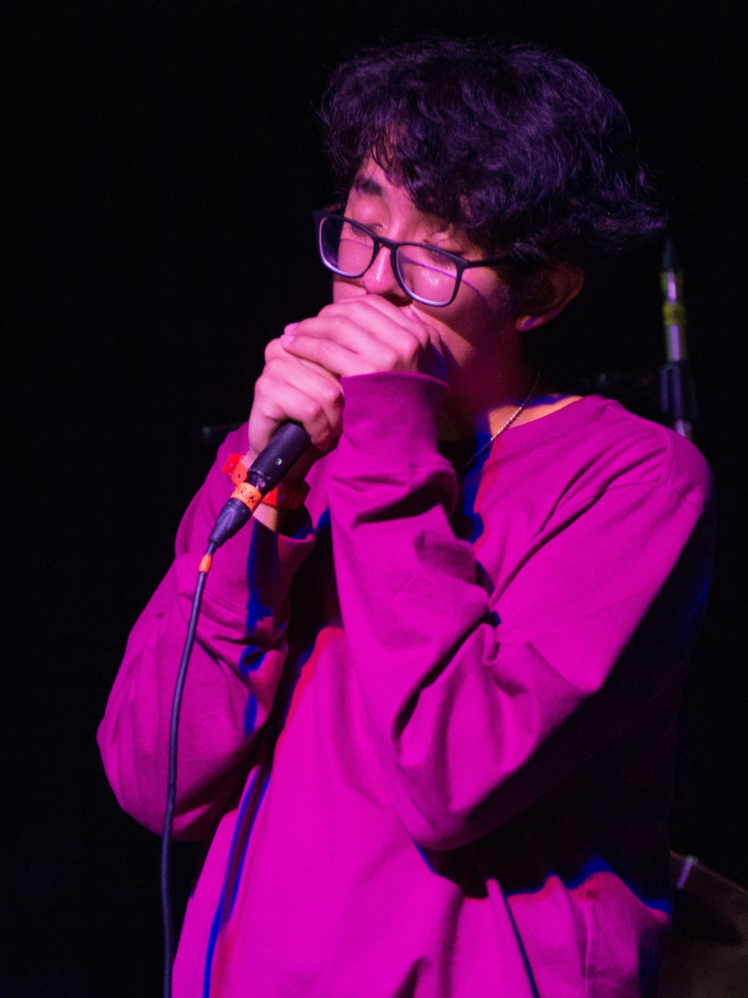 Cuco, glasses, curly hair, 2K Phone Wallpaper