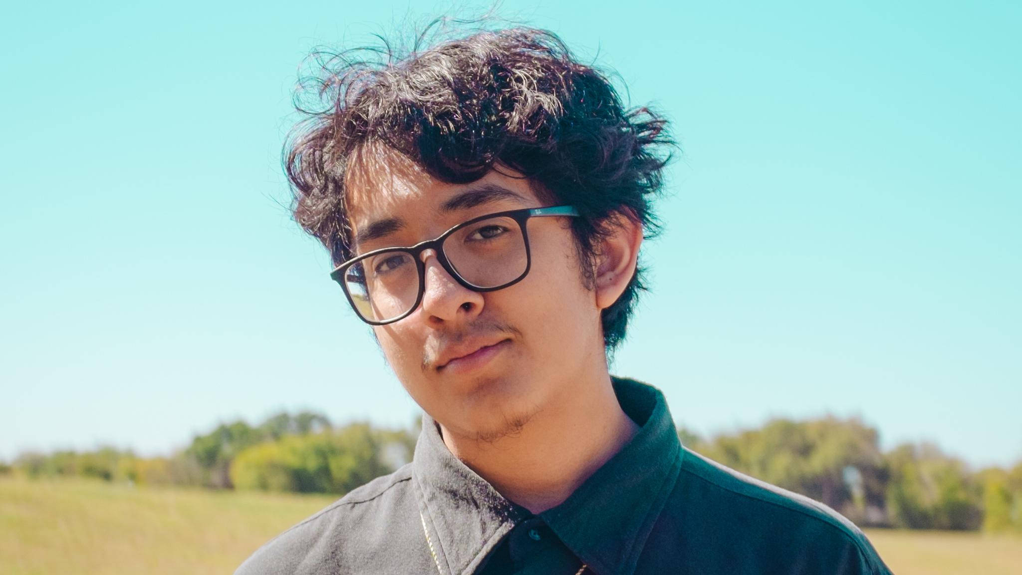 Cuco, black shirt, eyeglasses, Full HD Desktop Wallpaper