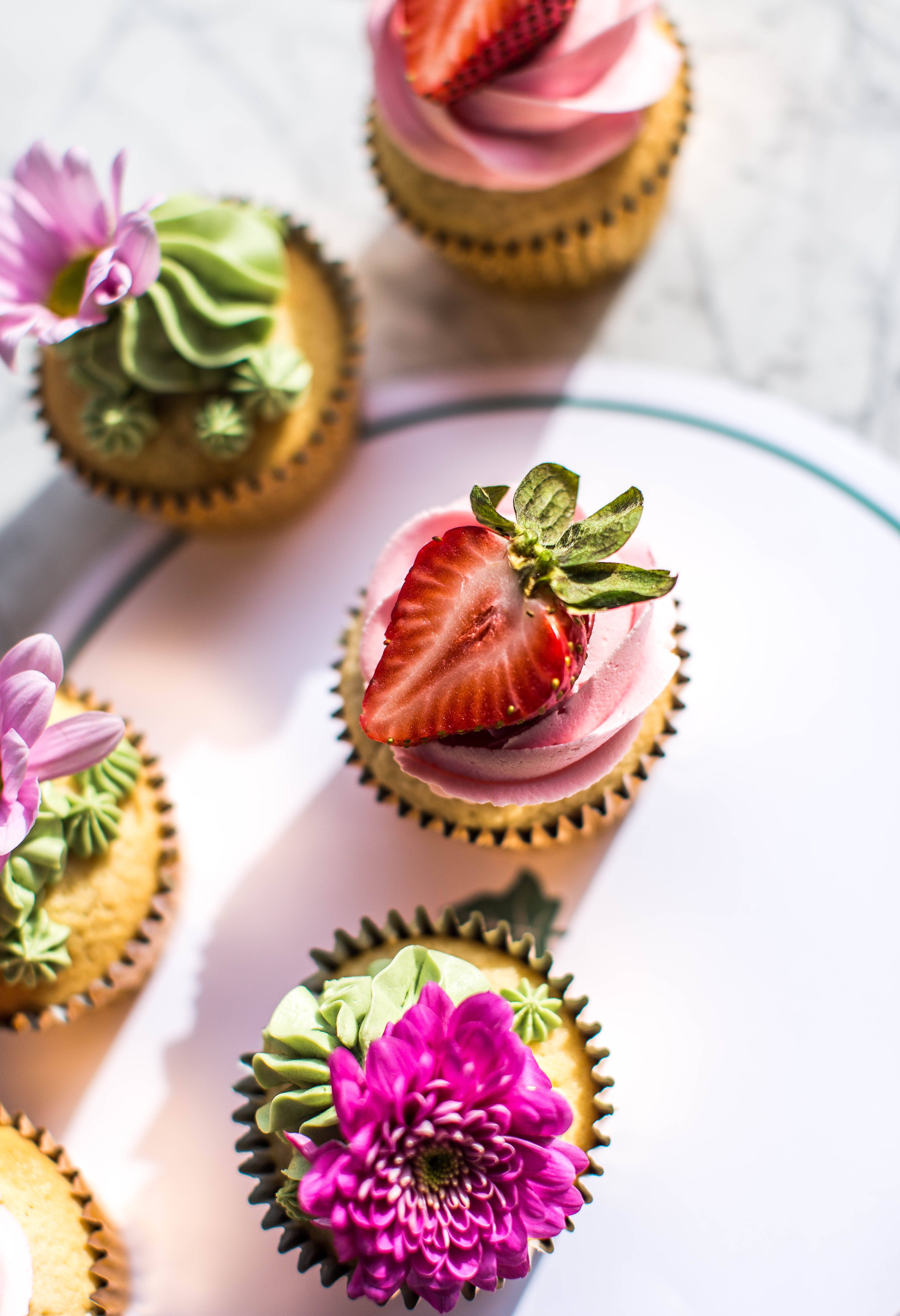 strawberry flower cupcake, pink and green frosting, fresh strawberries, 5K Phone Wallpaper