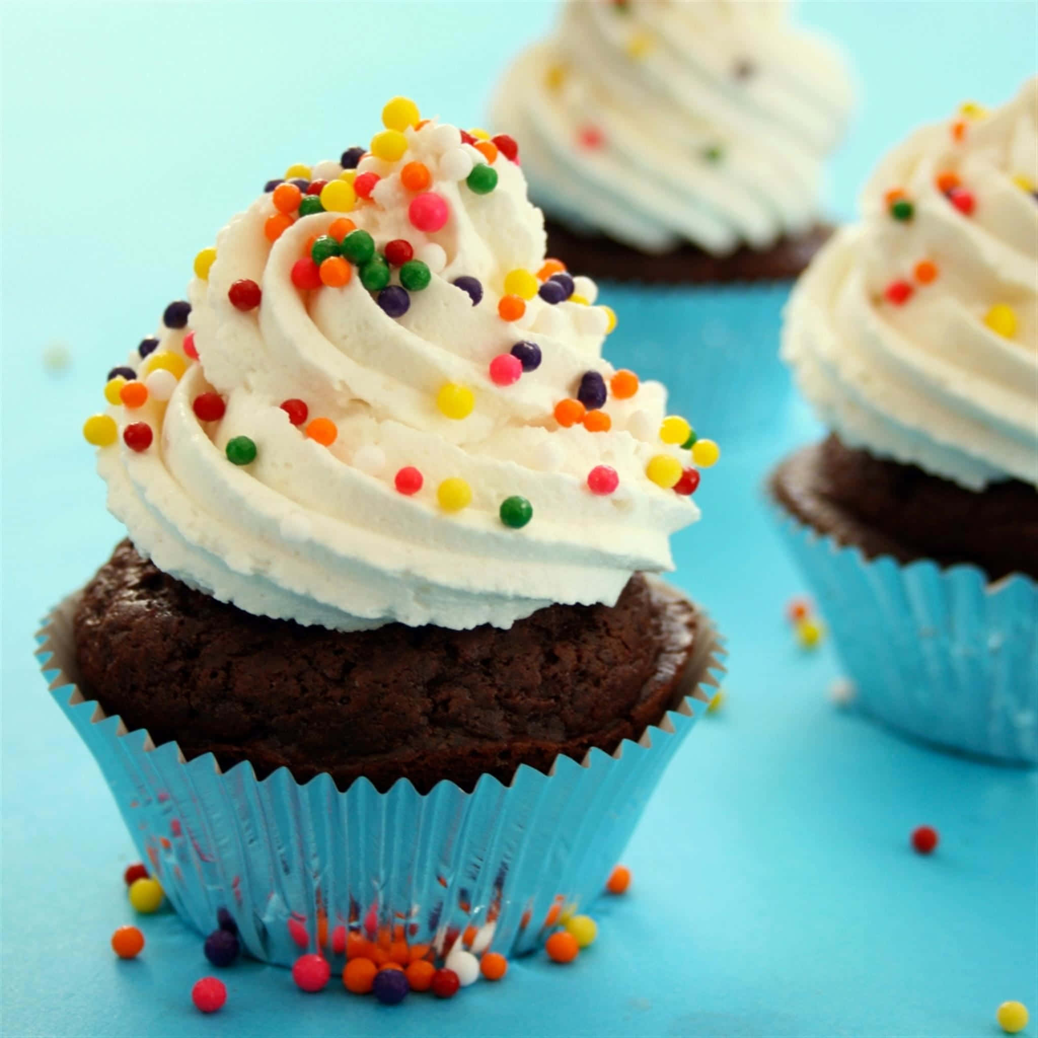 chocolate cupcakes, white frosting, colorful sprinkles, Full HD Desktop Wallpaper