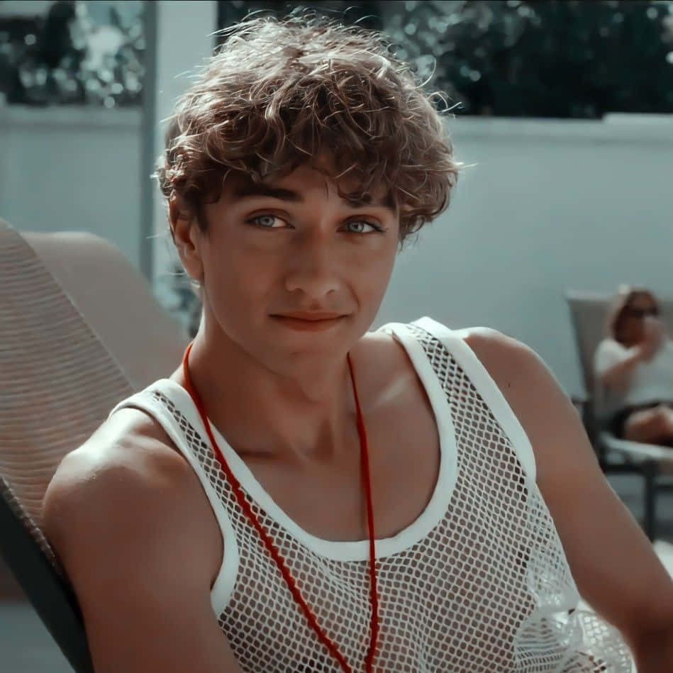 curly haired young man, blonde hair, blue eyes, SD Desktop Wallpaper