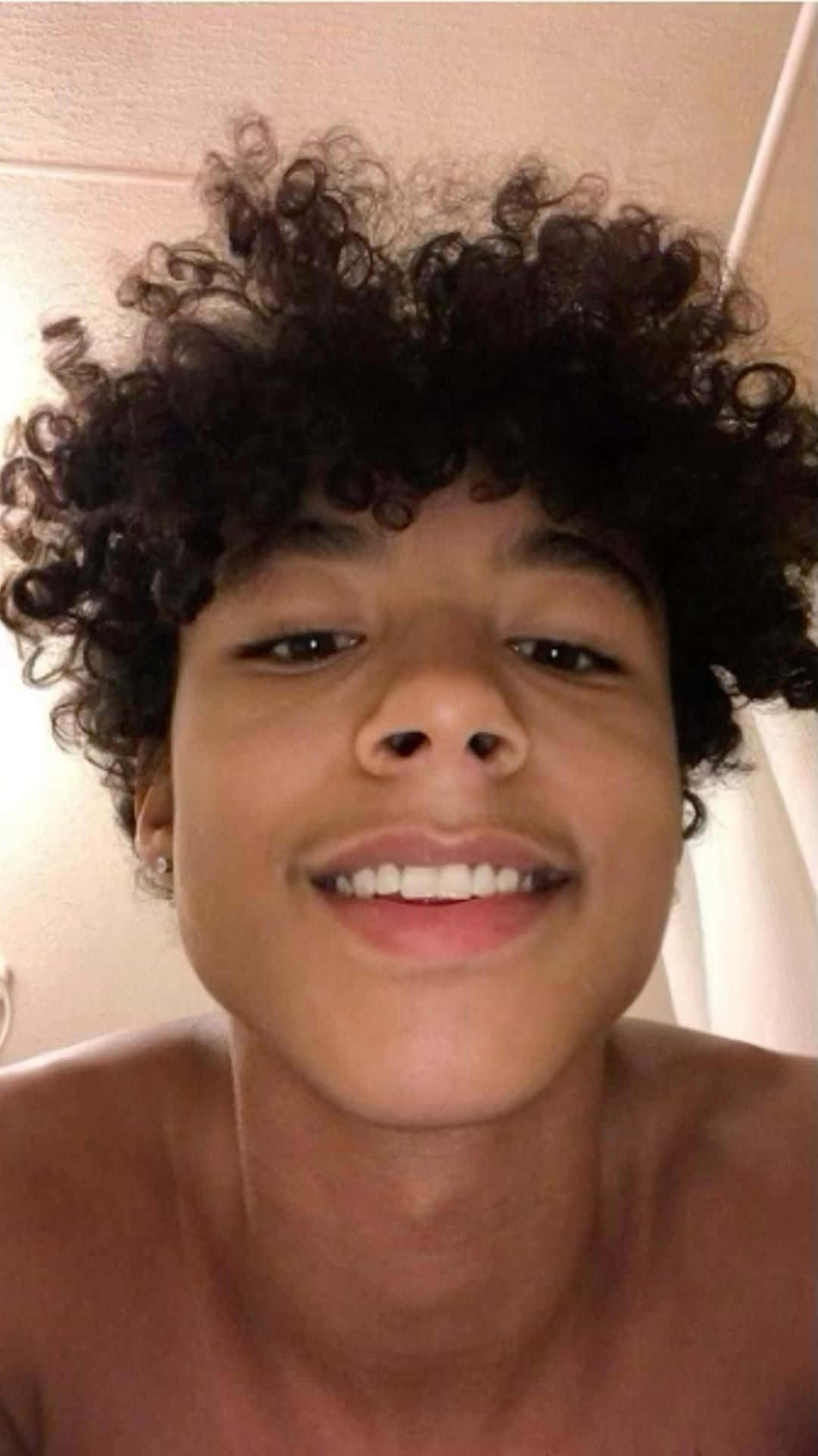 curly haired boy, bathroom, dark curly hair, Full HD Phone Wallpaper