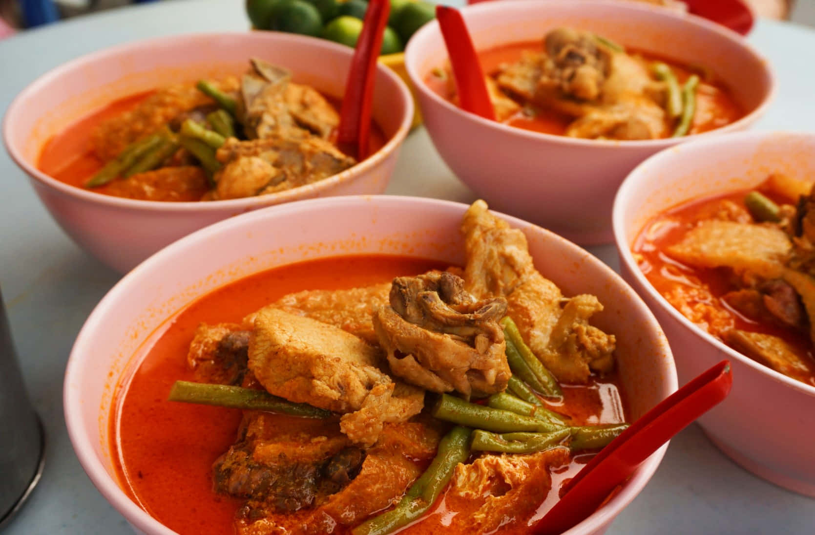 Curry Laksa, four pink bowls, rich red curry chicken, HD Desktop Wallpaper