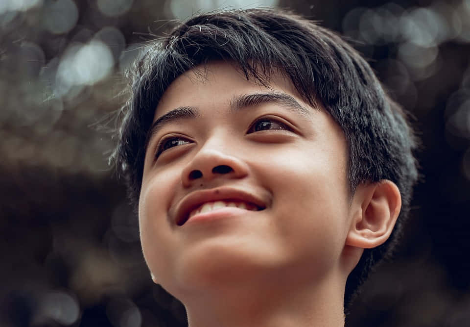 Cute Aesthetic Teenage, smile, bright eyes, SD Desktop Wallpaper
