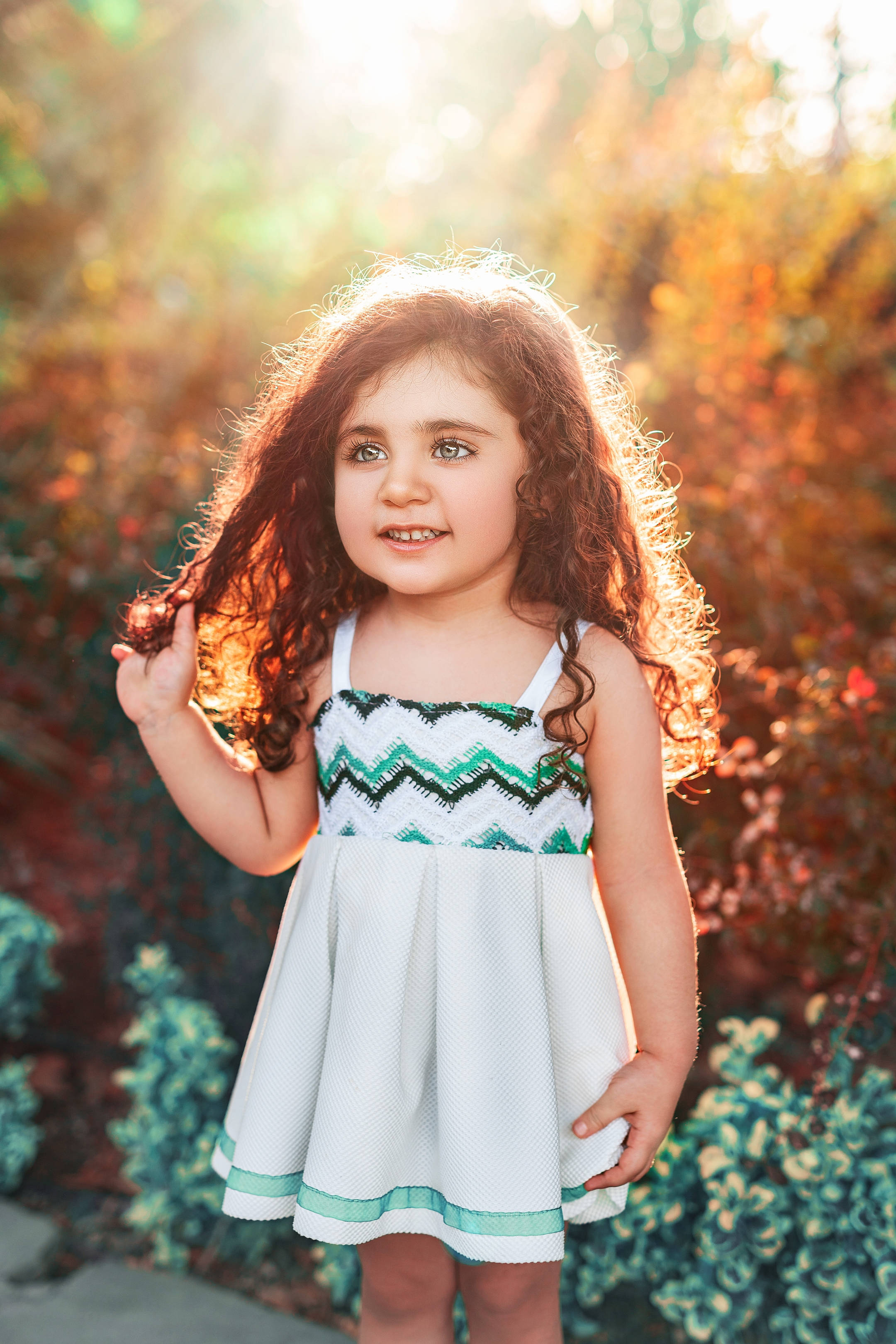 curly baby girl, curly hair, golden sunlight, 2K Phone Wallpaper