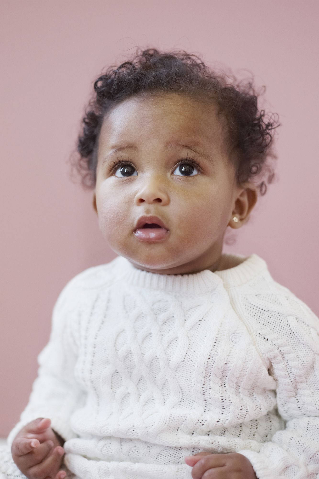 cute baby girl, curly hair, wide eyes, Full HD Phone Wallpaper