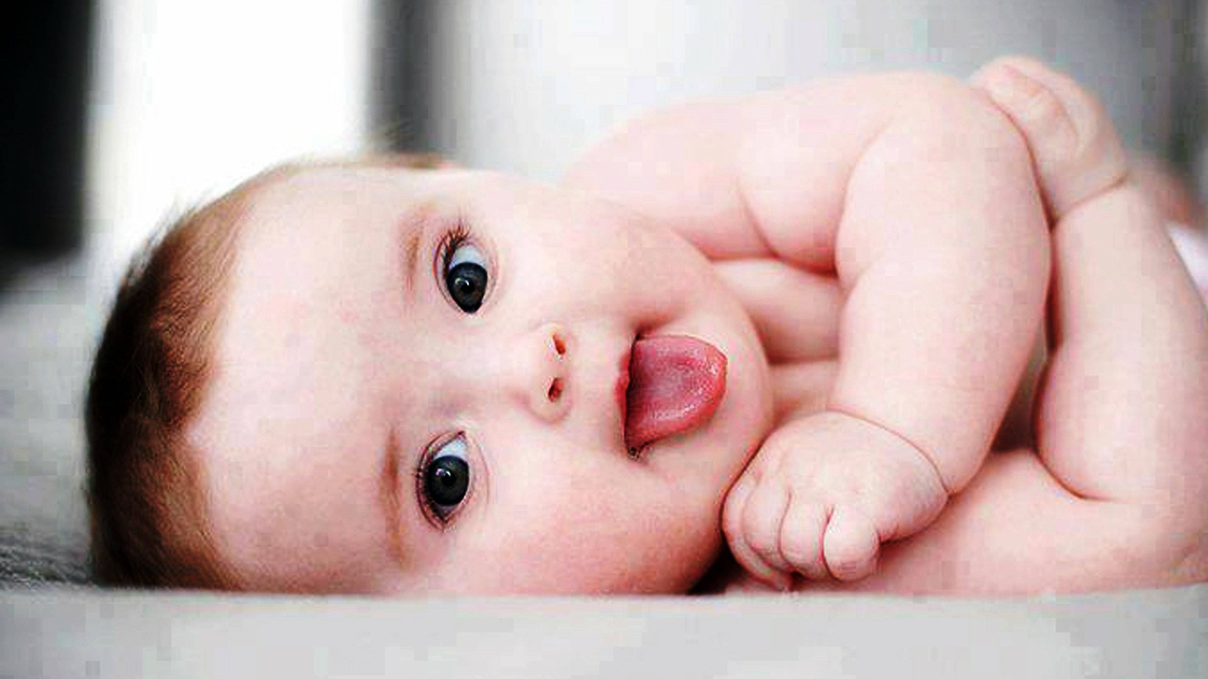 tongue out baby, chubby baby, wide curious eyes, 4K Desktop Wallpaper