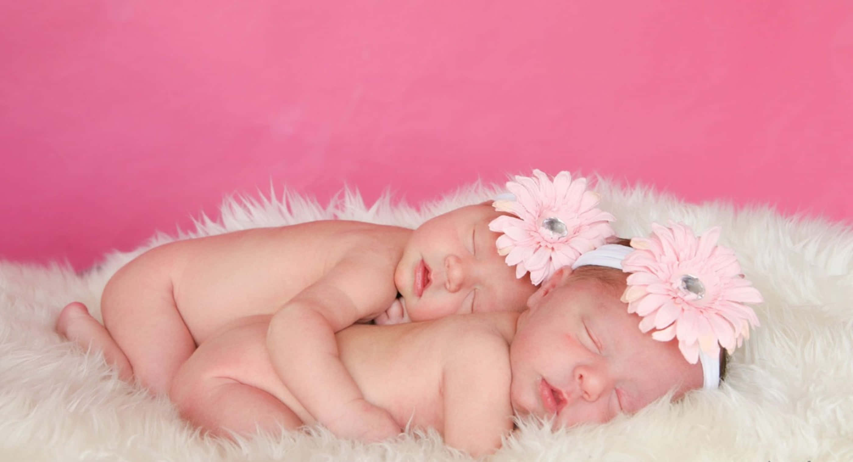 cute babies, newborn babies, fluffy white rug, 2K Desktop Wallpaper