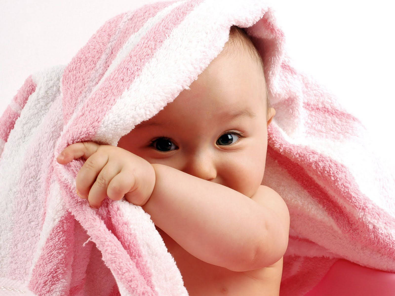 pink and white striped towel, dark eyes, baby, HD Desktop Wallpaper